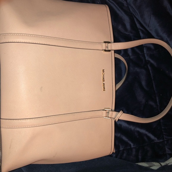 Micheal Kors handbag - Picture 1 of 3